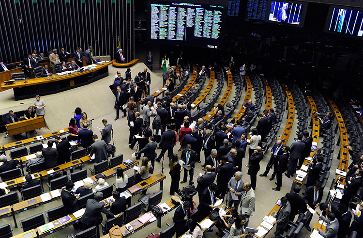 FMI- Brasil precisa aprovar reformas estruturais