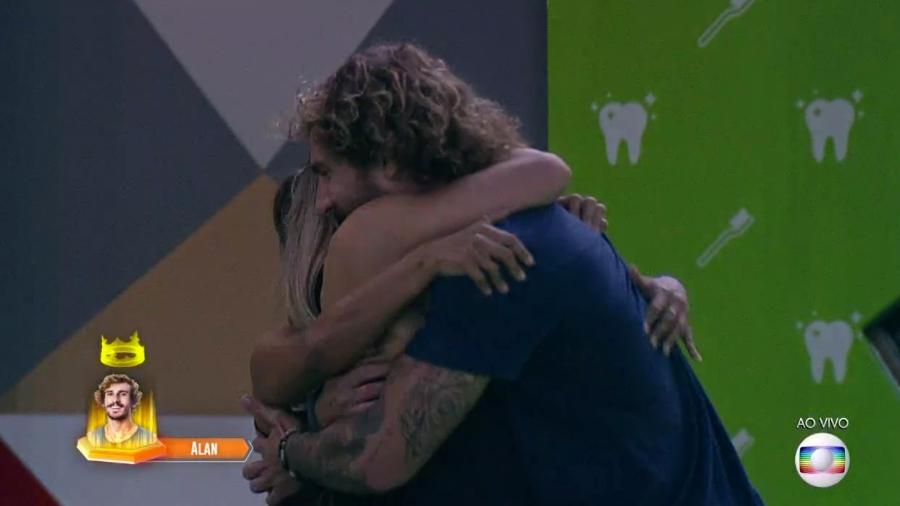 BBB19 - Gabriela é eliminada - Paula e Rízia se enfrentam em novo paredão