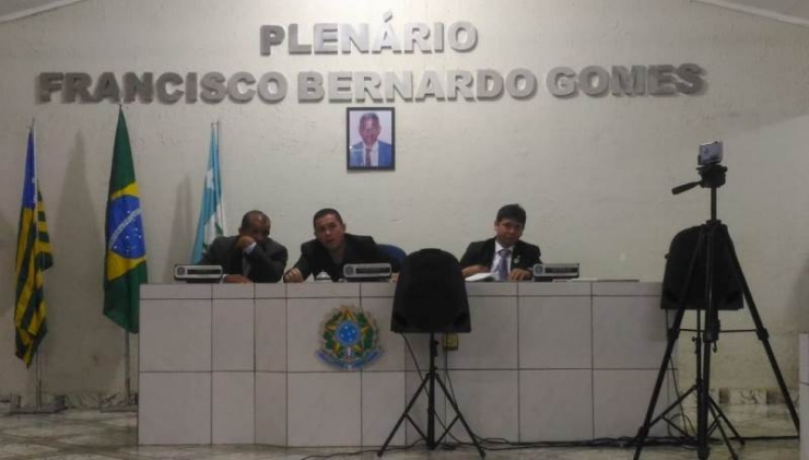 Vereadores de cidade do Piauí aumentam os próprios salários