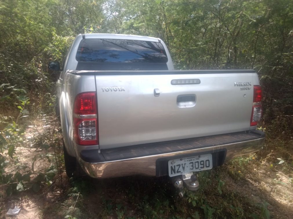 Hilux tomada de assalto em Padre Marcos é encontrada abandonada em Francisco Santos