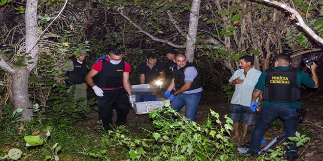 Jovem é encontrado morto no quintal de casa e polícia investiga caso