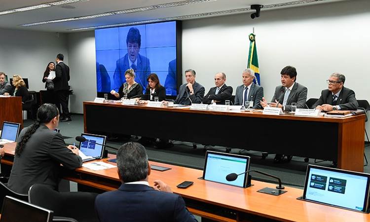 Prefeituras poderão dar nova destinação para UPAs paradas, diz ministro na CMO