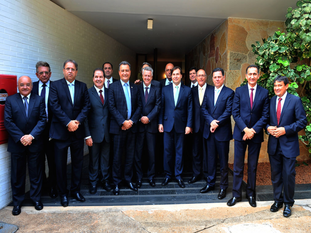 Governadores participam de reunião para definir reforma com Maia
