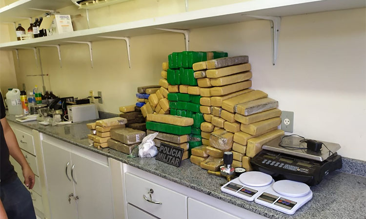 Polícia prende suspeito de tráfico com mais de 100 kg de maconha