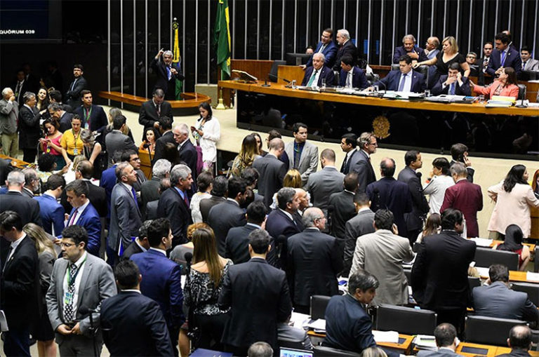 Congresso derruba 18 vetos à lei de abuso de autoridade Congresso derruba 18 vetos à lei de abuso de autoridade