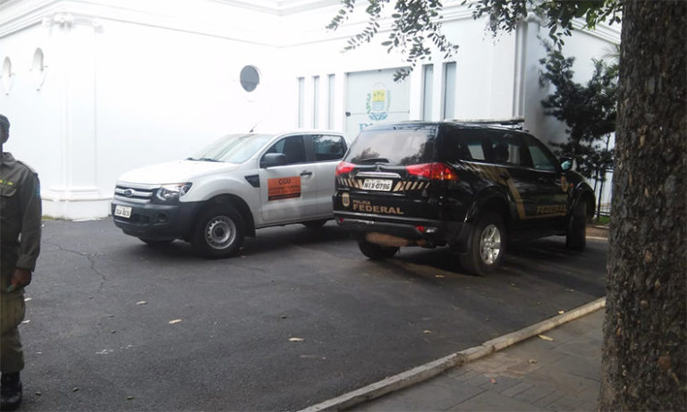 Operação da PF cumpre 19 mandados em empresas, Palácio de Karnak e Secretaria Operação da PF cumpre 19 mandados em empresas, Palácio de Karnak e Secretaria