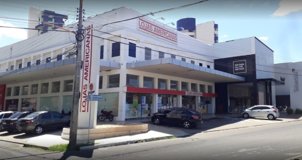 Dupla rende funcionário e rouba mais de 40 celulares das Lojas Americanas