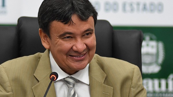 Governador diz que prioridade é pagar folha e garantir investimentos