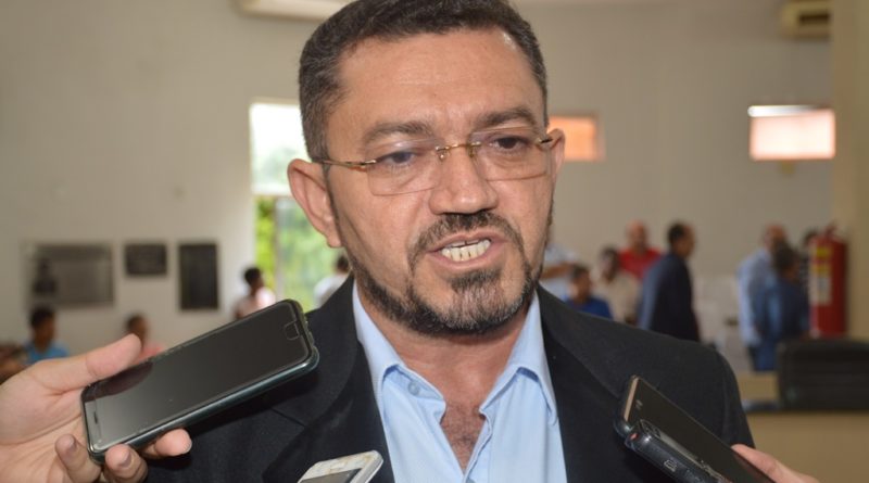 Padre Valmir diz que Araujinho será o candidato da base