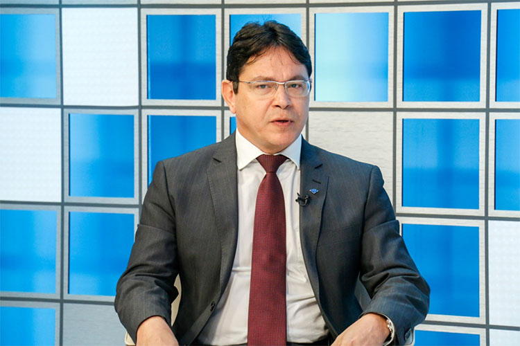 Delegado da Receita Federal alerta sobre risco de emprestar conta bancária e CPF