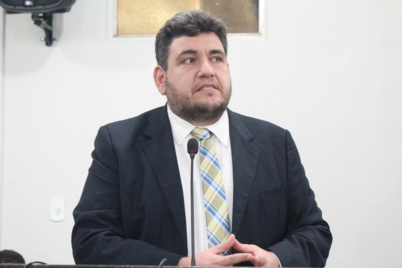 Hugo Victor renuncia a vice-presidência da SEP