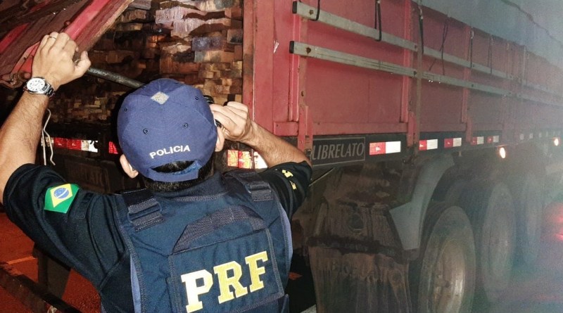 PRF apreende grande carregamento de madeira sem licença ambiental válida na BR 316