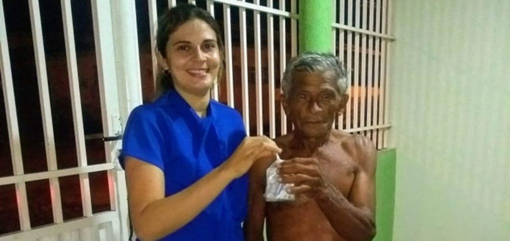 Professora encontra R$ 1.300 em saco e devolve para idoso após anúncio em rádio no Piauí