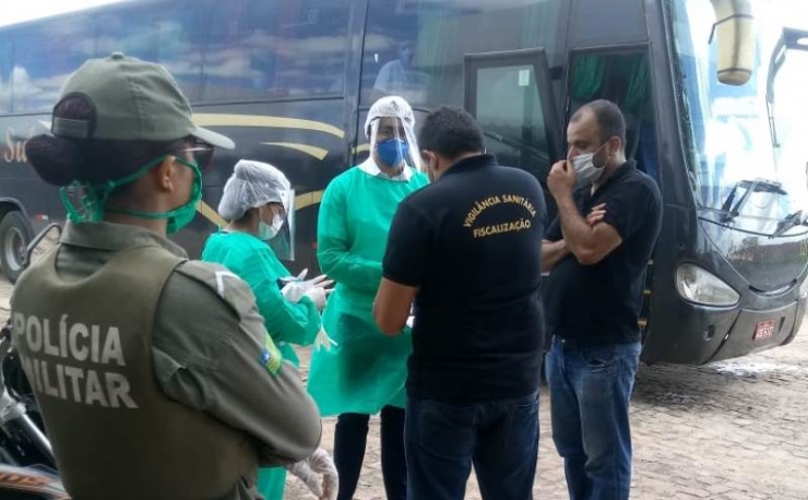 Ônibus clandestino vindo de São Paulo com destino a Picos é alvo de abordagem