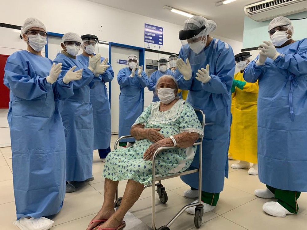 Idosa de 91 anos vence coronavírus no Piauí - 'Vou pra casa morrendo de paixão'