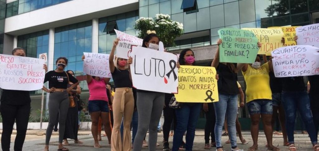 Familiares de presos da Cadeia Pública de Altos protestam após 5ª morte com suspeita de leptospirose