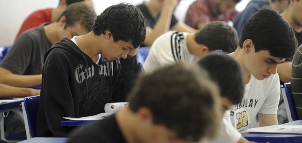 Estudantes de 208 municípios do Piauí estão sem aulas, aponta TCE