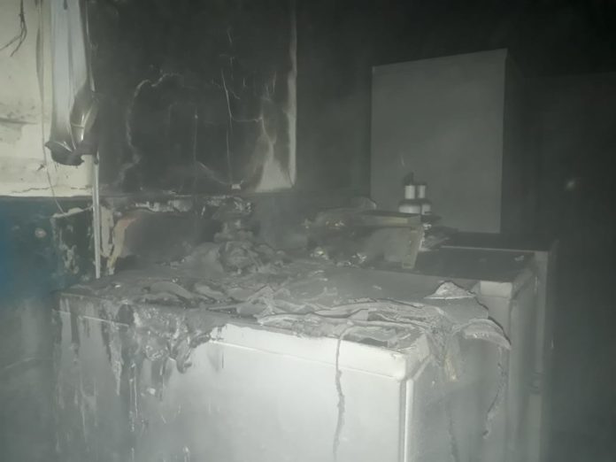 Curto-circuito em ventilador causa incêndio em escola durante madrugada no Piauí