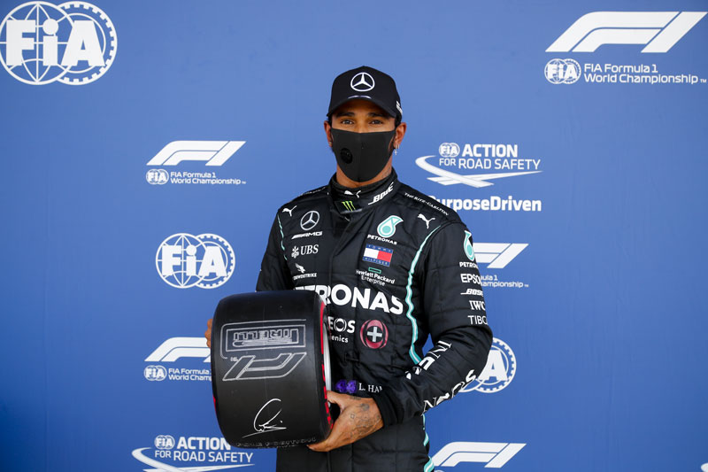Hamilton leva susto, mas vence GP da Grã-Bretanha com pneu estourado