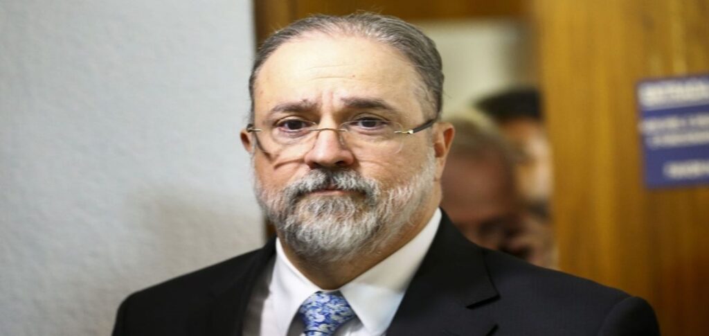 Procurador-geral da República vai ao STF contra foro especial a autoridades no Piauí