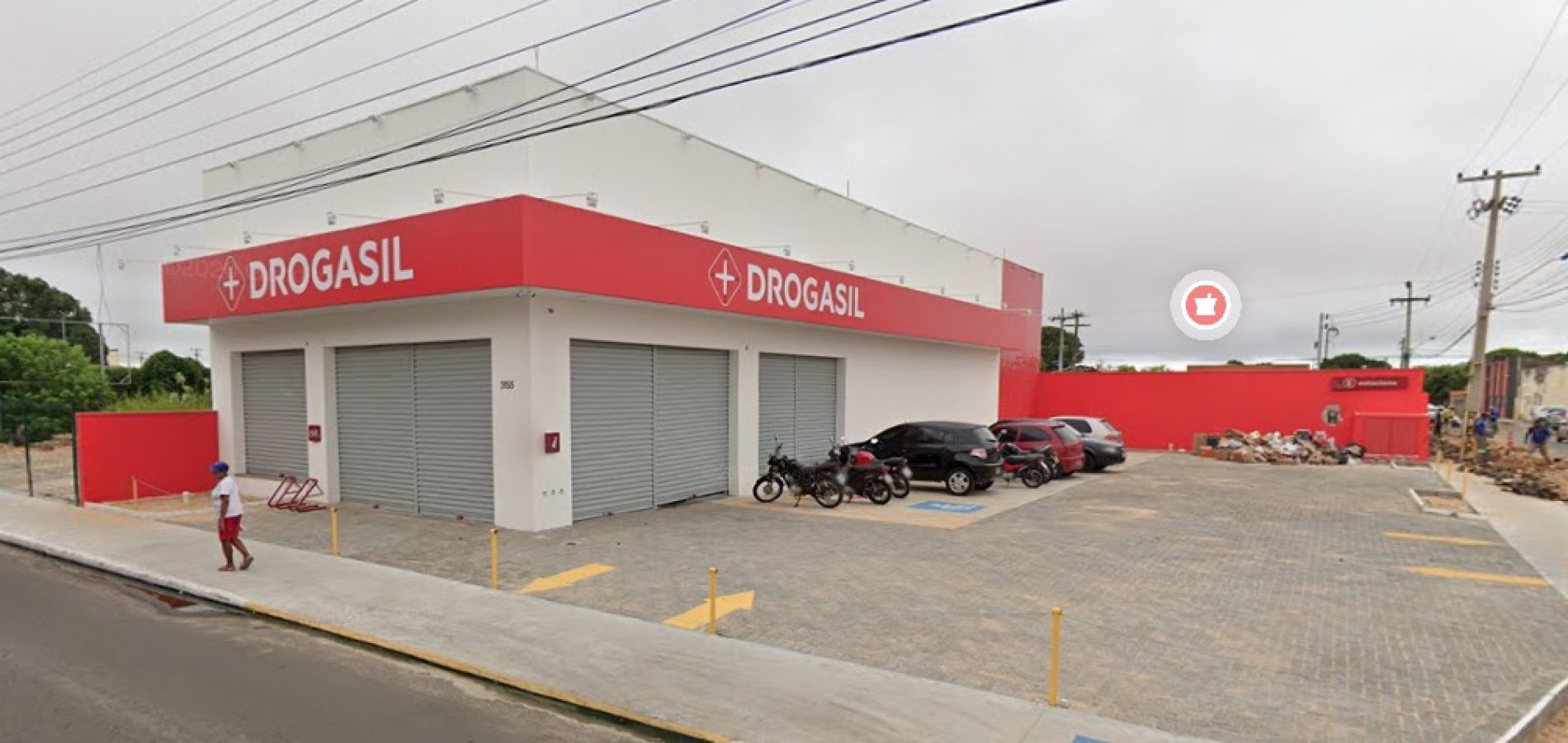 Criminosos arrombam farmácia no Piauí e levam R$ 40 mil de cofre