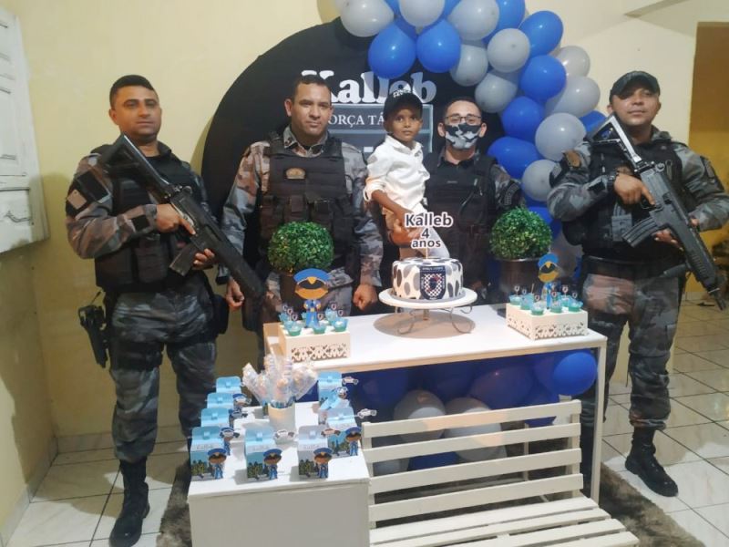 FRONTEIRAS - Força Tática faz aniversário surpresa para criança que tem sonho de ser policial