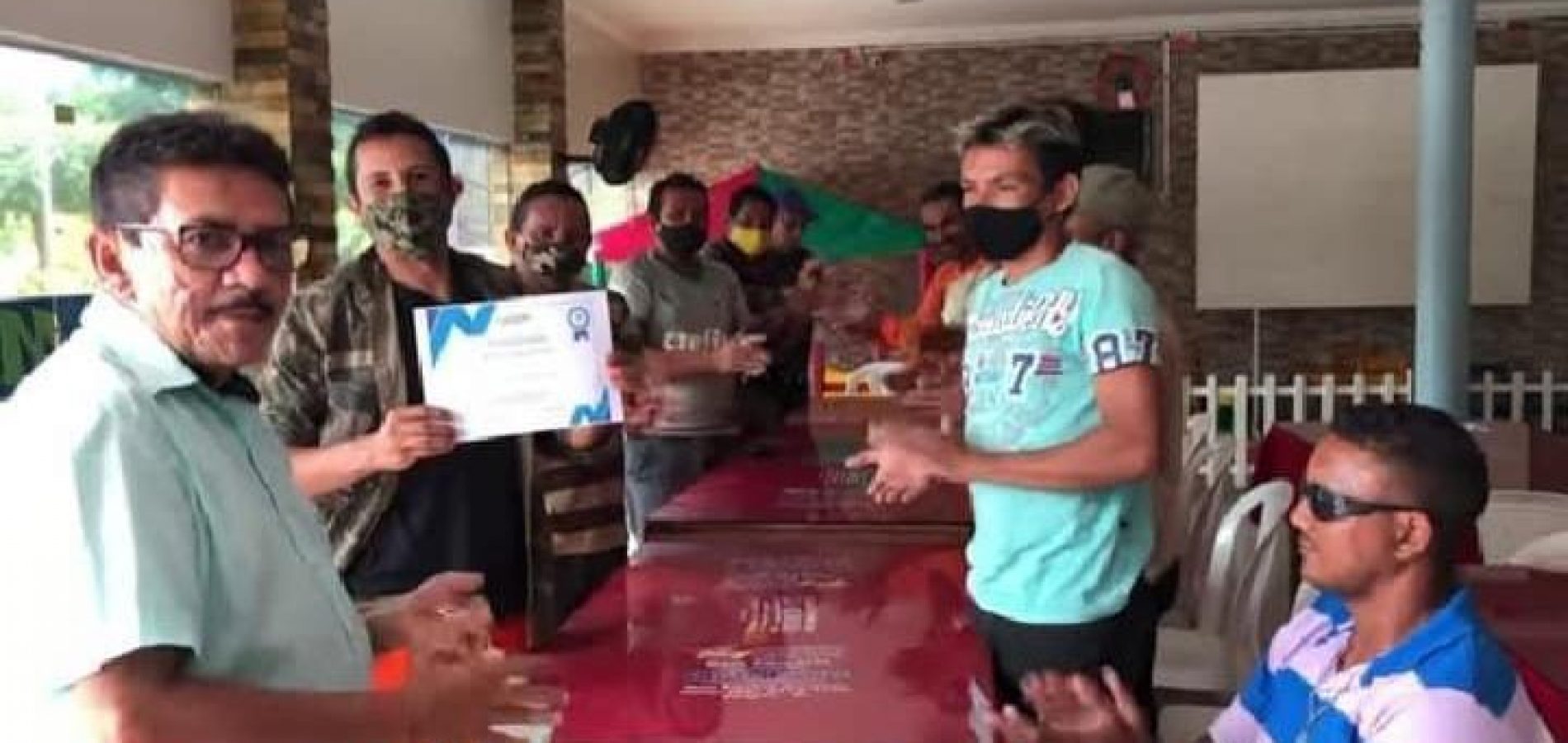 Prefeito de cidade do Piauí promove ‘Almoço de Natal’ para garis