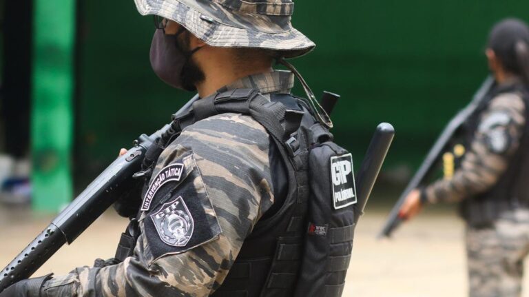 Polícia recaptura mais um foragido de penitenciária do PI; buscam por mais dois Polícia recaptura mais um foragido de penitenciária do PI; buscam por mais dois