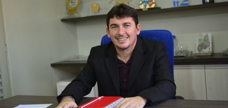 Elvis Ramos lidera pesquisa eleitoral com 81% em Ipiranga do Piauí Elvis Ramos lidera pesquisa eleitoral com 81% em Ipiranga do Piauí