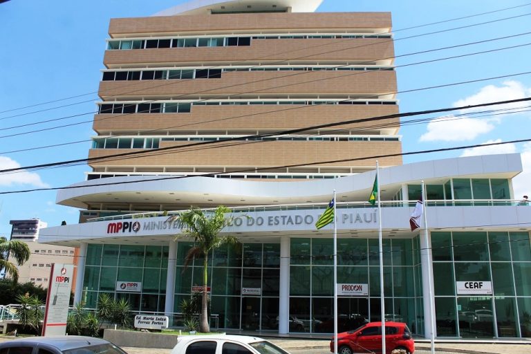 Ministério Público do Piauí propõe reajuste e salários podem chegar a R$ 15 mil Ministério Público do Piauí propõe reajuste e salários podem chegar a R$ 15 mil