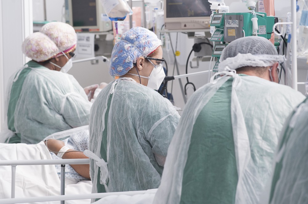 A preocupação das autoridades de saúde é, principalmente, com as pessoas que precisam de leitos de UTI. Conforme o secretário, das 139 pessoas na fila de espera, 76 delas precisam de leitos de UTI.