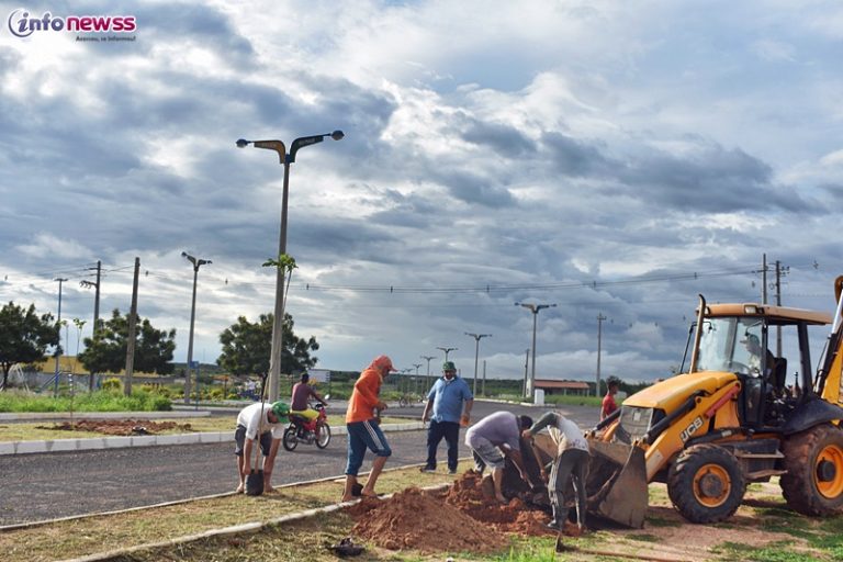 Prefeitura de Belém do Piauí inicia trabalho de reformas, paisagismo e arborização nas principais ruas e avenidas da cidade Prefeitura de Belém do Piauí inicia trabalho de reformas, paisagismo e arborização nas principais ruas e avenidas da cidade