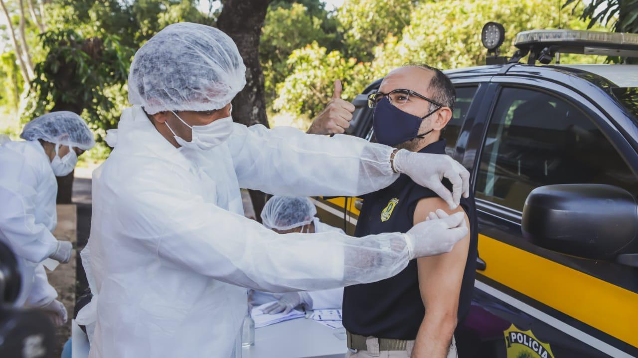 Piauí vacina Policiais Rodoviários Federais contra a Covid-19
