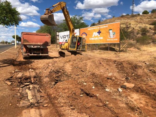 Prefeito Gil com apoio de parlamentares cobra e obras das laterais da BR 316 são retomadas em Picos