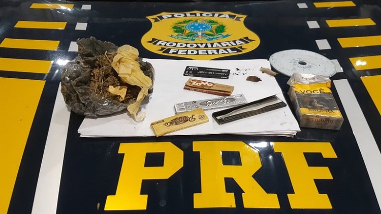 Caminhoneiro é autuado com droga pra consumo na BR 316