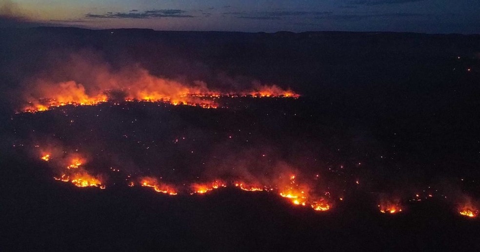 Combate a incêndio na região da Serra da Capivara chega ao 4º dia