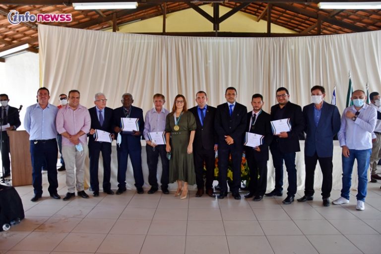 Sessão Solene homenageia seis personalidades no aniversário de 88 anos de Simplício Mendes