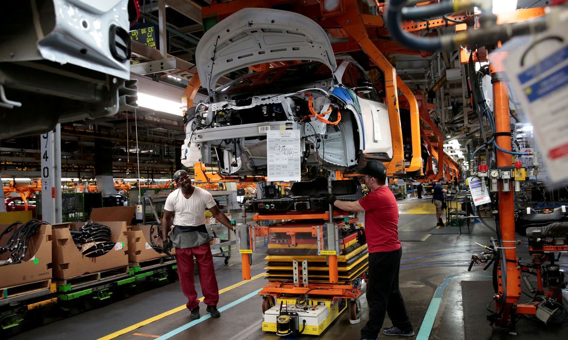 Produção de veículos cresce 0,3% em agosto