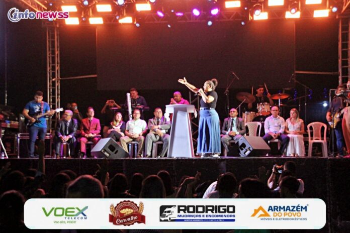 Culto em ação de graças e Shows marcam o 4º dia das festividades do aniversário da cidade - IMG_1989