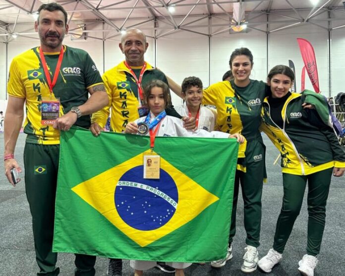 Atleta picoense é medalhista em prata no Campeonato Mundial de Karatê