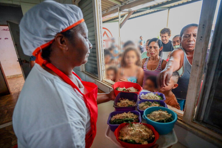 13 milhões de brasileiros deixaram de passar fome em 2023, afirma estudo do Fome Zero 13 milhões de brasileiros deixaram de passar fome em 2023, afirma estudo do Fome Zero