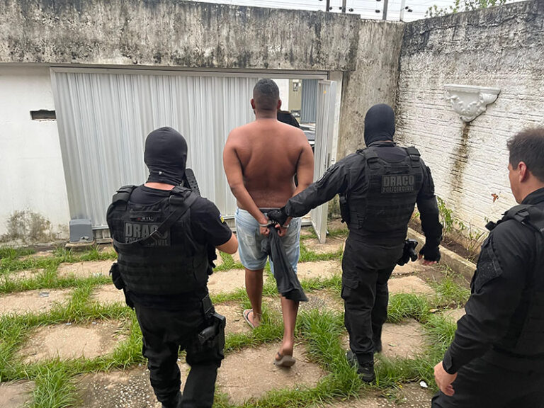 Operação cumpre 14 mandados contra suspeitos de arrombamento e roubo de veículos de luxo Operação cumpre 14 mandados contra suspeitos de arrombamento e roubo de veículos de luxo