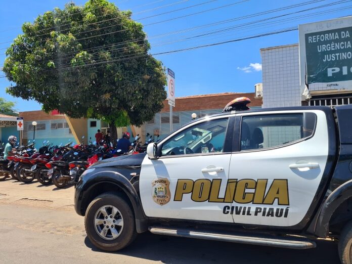 Viatura Polícia Civil de Picos no Hospital-IML de Picos