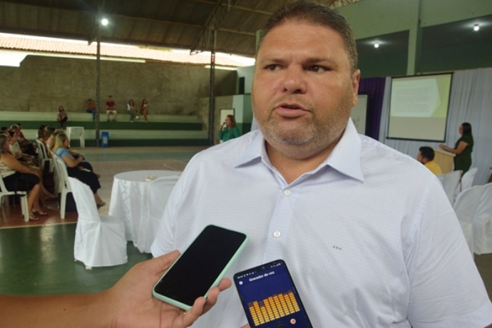 prefeito Admaelton Bezerra (MDB) de São José do Piauí