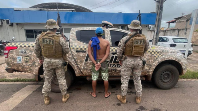 BEPI prende suspeito com drogas e arma de fogo no bairro Pantanal em Picos