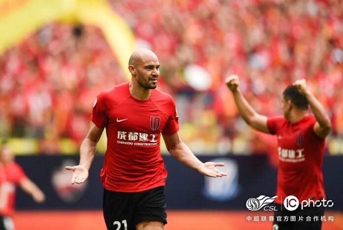 Conheça o piauiense artilheiro do futebol chinês