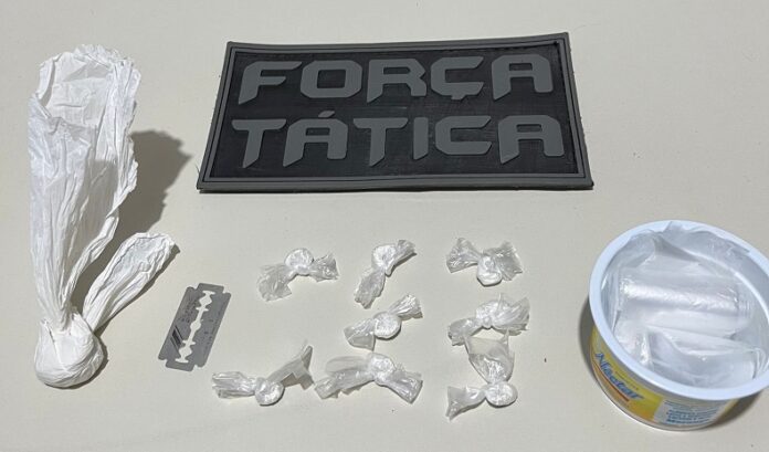 Homem é flagrado com drogas no bairro Paroquial