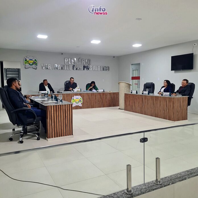 Em Sessão Solene, Câmara de Belém do Piauí aprova Requerimentos, Projeto de Lei e entrega manual e cartilha do vereador -WhatsApp Image 2024-05-03 at 8.49.24 AM