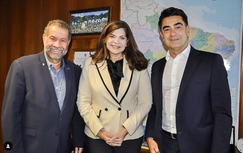 Carlos Lupi procura Pimentel e avisa que não vai intervir no PDT de Araripina