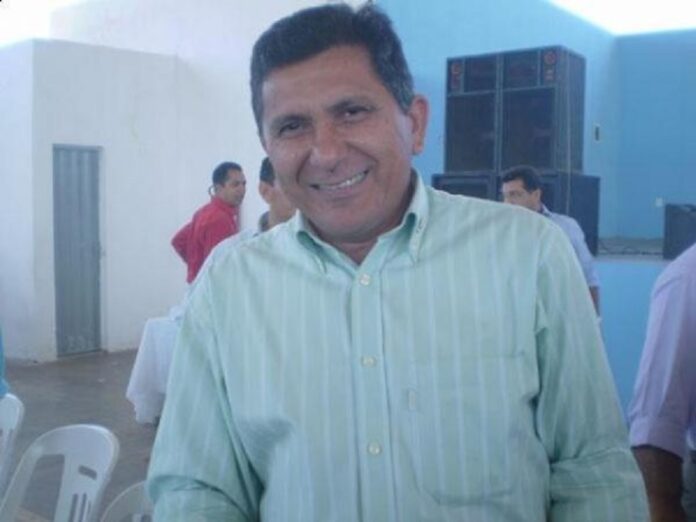 Delegado condenado por matar prefeito de Aroazes é expulso da polícia 28 anos após crime Ex-prefeito de Aroazes do PI, Manoel Portela, no ano de 1996 - Foto: reprodução